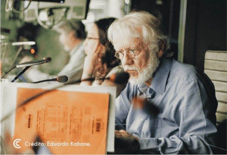 Eduardo Kahane, intérprete de AIIC