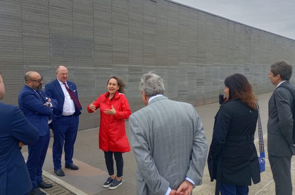 Business Interpretation to Bring the European Union and the MERCOSUR Together (04) Business Interpretation to Bring the European Union and the MERCOSUR Together